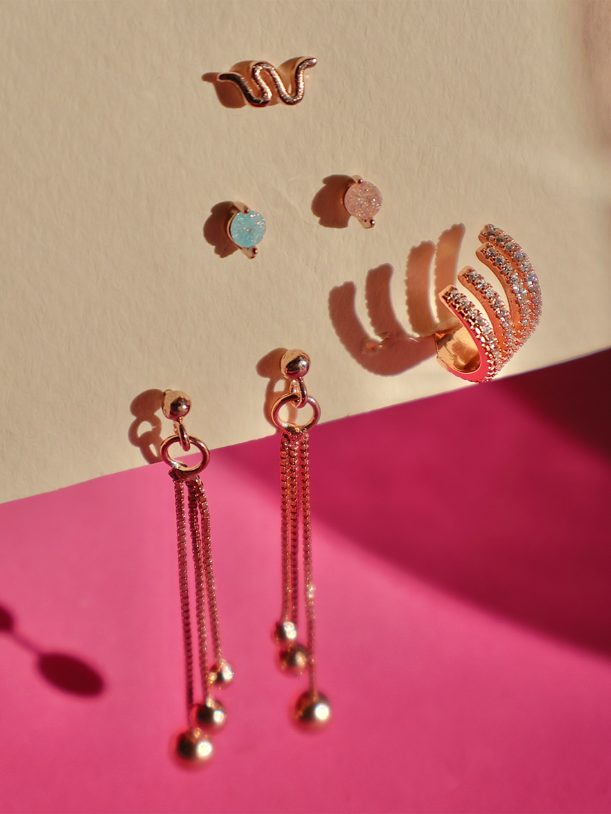 Taşlı Genişleyen Dört Kol Bombe Ear Cuff