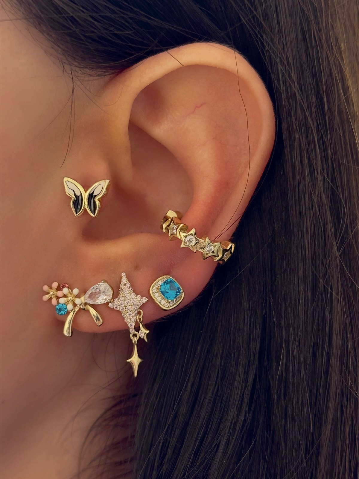 Orta Taşlı Sıra Yıldız Ear Cuff