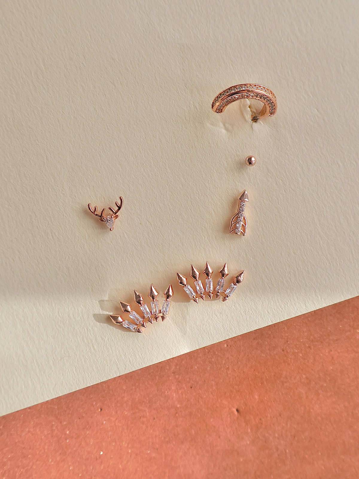 Beş Baget Taşlı Taç Küpe