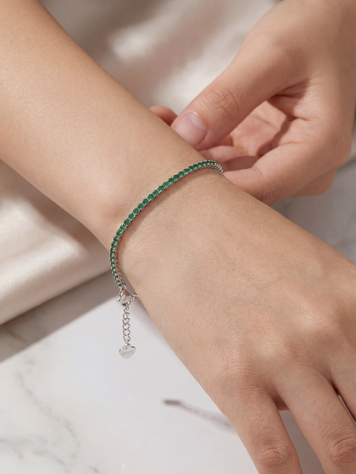 Archive Emerald Line Bileklik