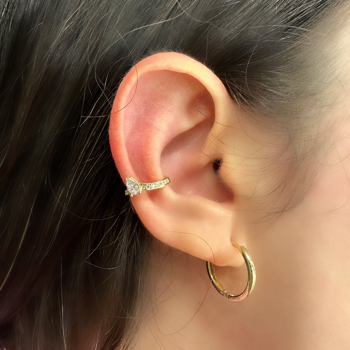 Kavisli Sıra Taşlı Damla Taş Ear Cuff